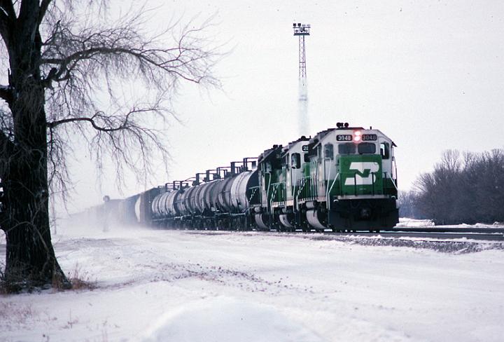 BN 3048 E  at Dilworth, MN.jpg